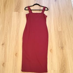 Amazon bodycon Midi style dress in burgundy size med